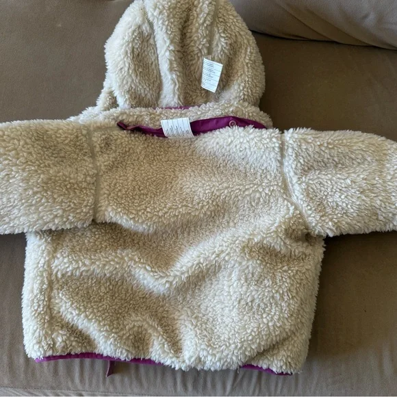 Patagonia 2T Purple and Cream Fleece-Lined Reversible Puffer Jacket - Picture 7 of 7